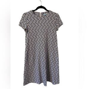 J. McLaughlin Shift Dress with Zipper Back‎ and Pockets, Short Sleeve, Geometric
